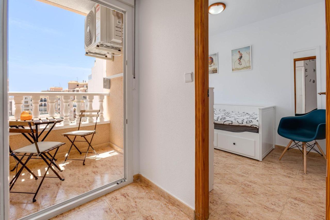 A Bright And Cozy Apartment Right Next To The Sea Torrevieja Exterior photo